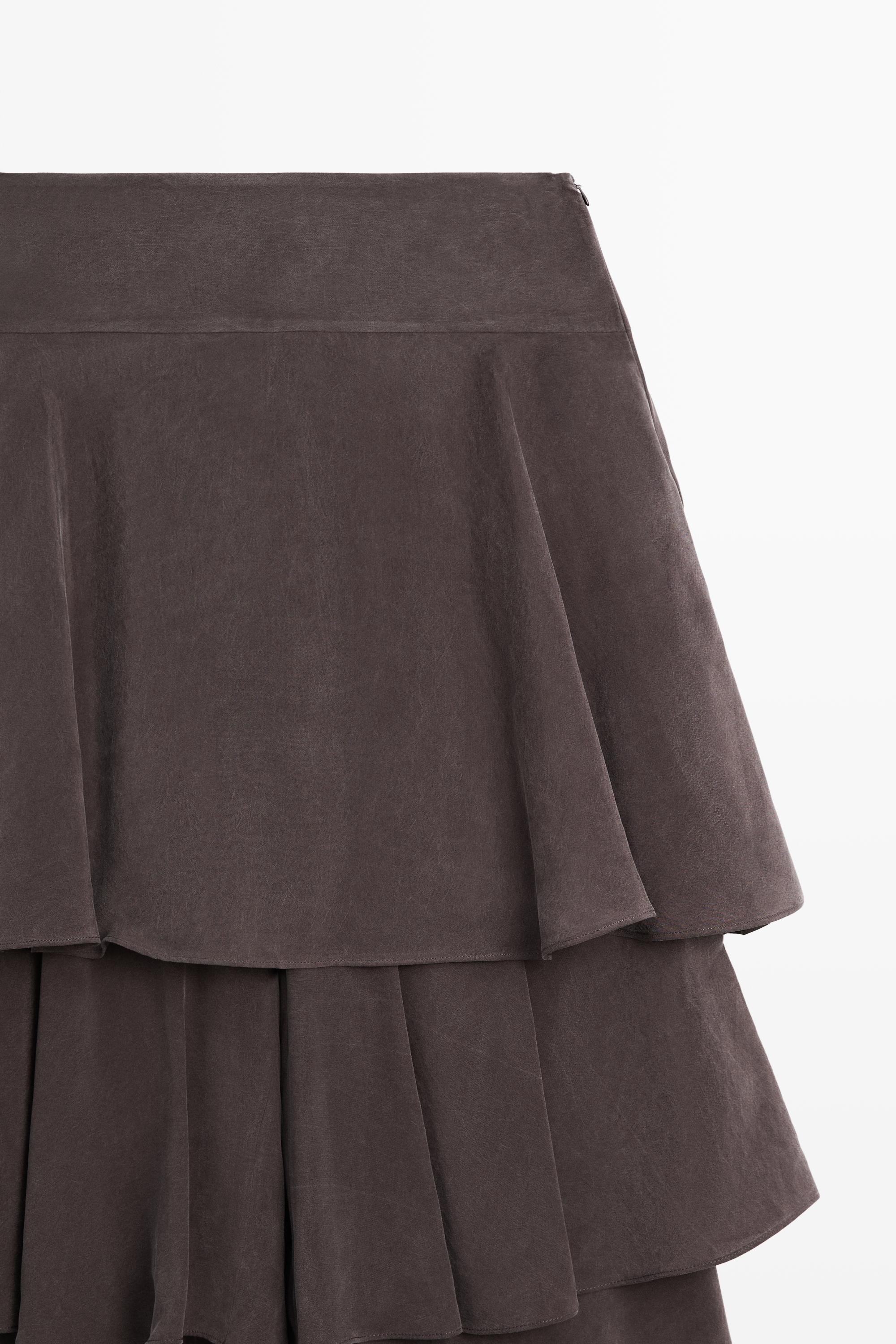 Flowing skort with ruffles
